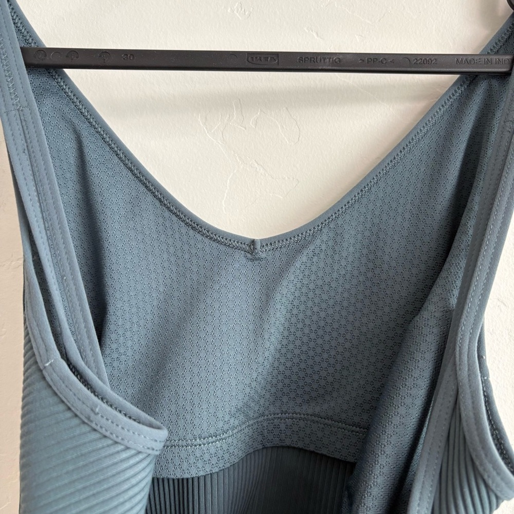Vuori Rib Crop Tank Top blue
Size S - Picture 8 of 8